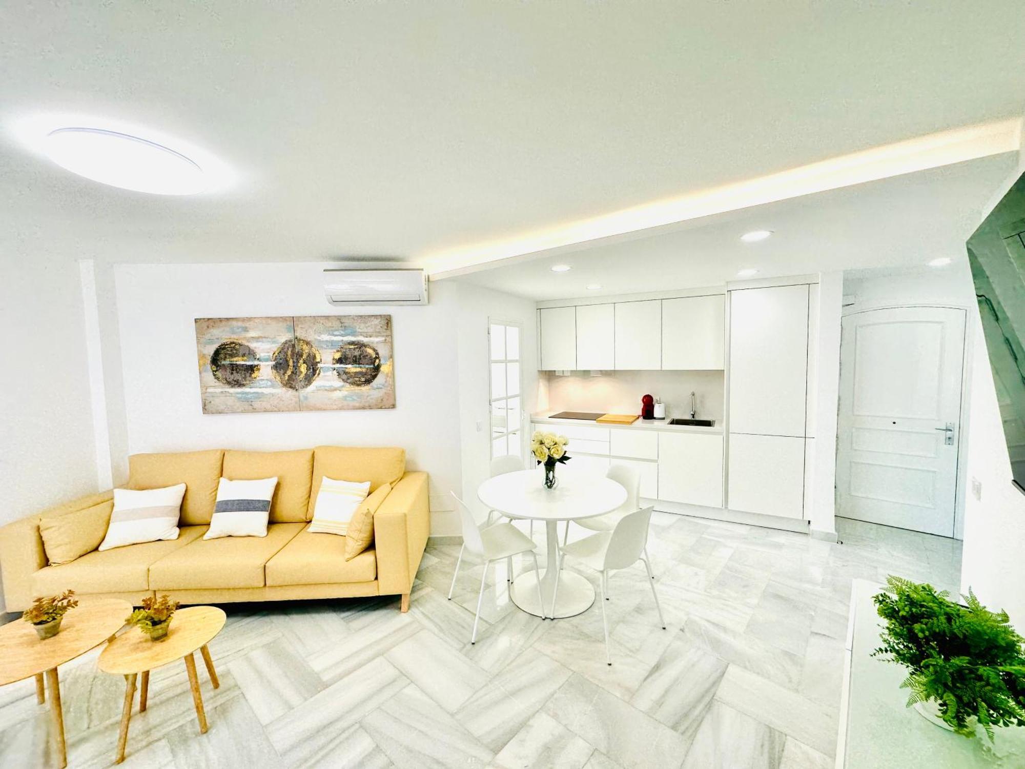 Apartamento, Paradise Sun Beach In Marina Бенальмадена Экстерьер фото
